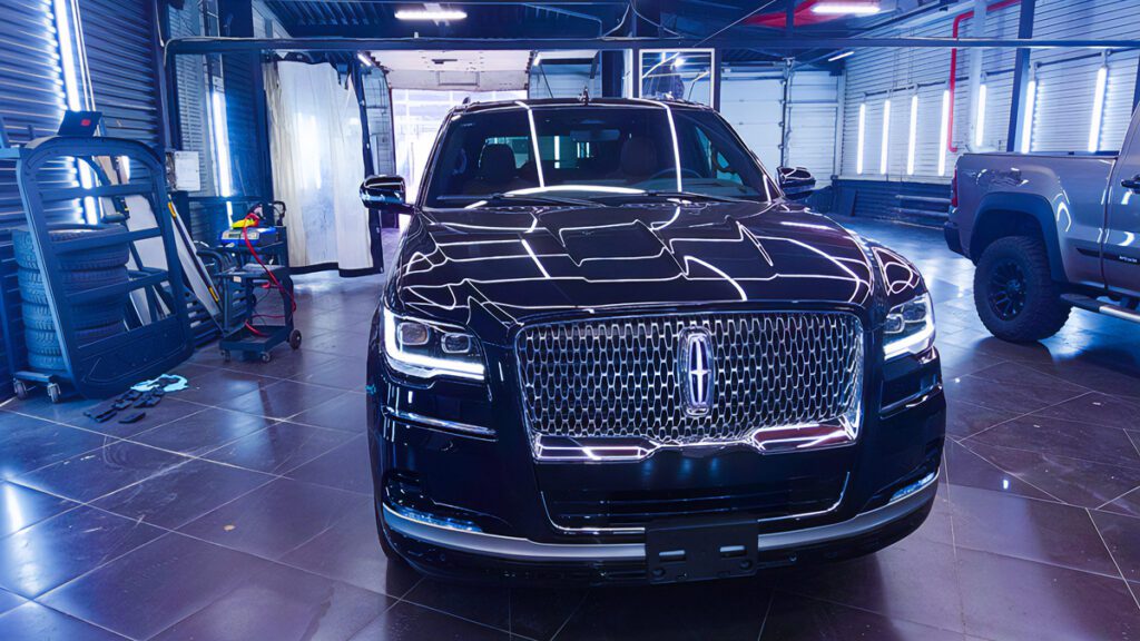 Установка ЭРА-ГЛОНАСС на Lincoln Navigator в Москве
