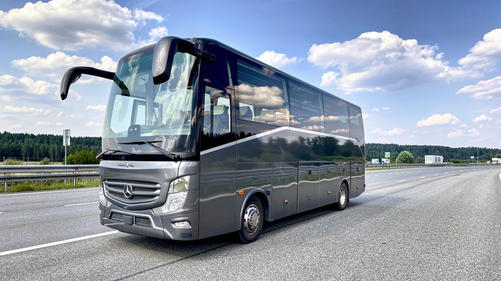 Установка системы ЭРА-ГЛОНАСС на Mercedes Benz Atego в Москве