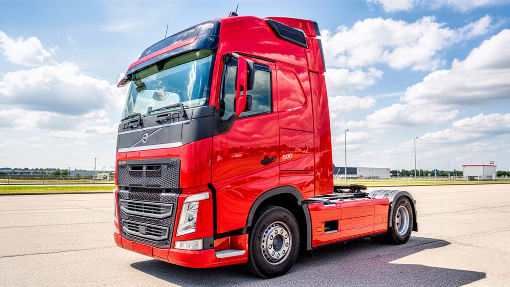 Установка системы ЭРА-ГЛОНАСС на Volvo FH500 в Москве