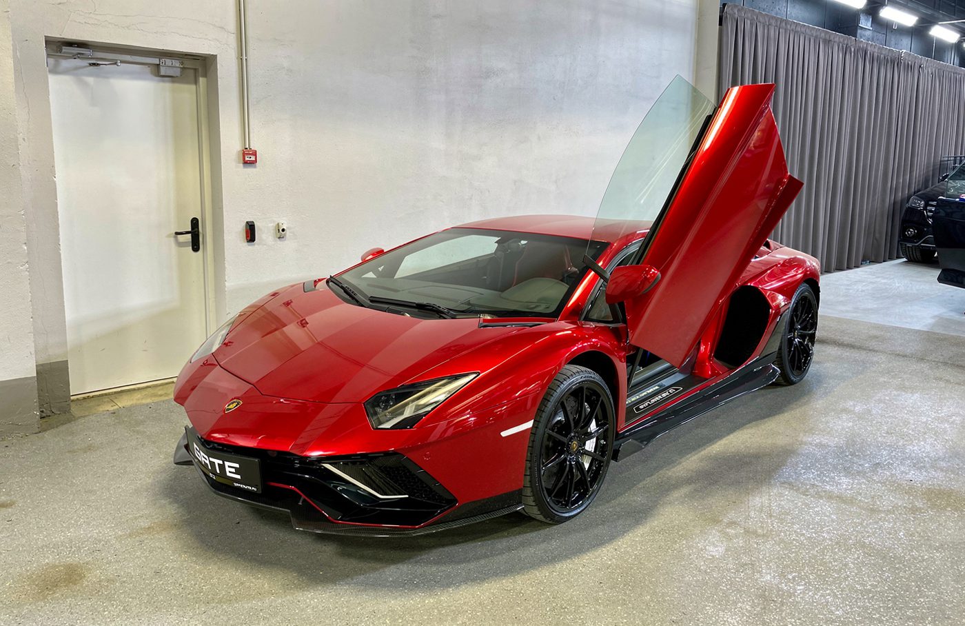 установка ЭРА-ГЛОНАСС на Lamborghini Aventador Ultimae
